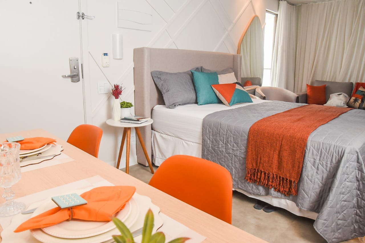 Flat Neide Canavarro