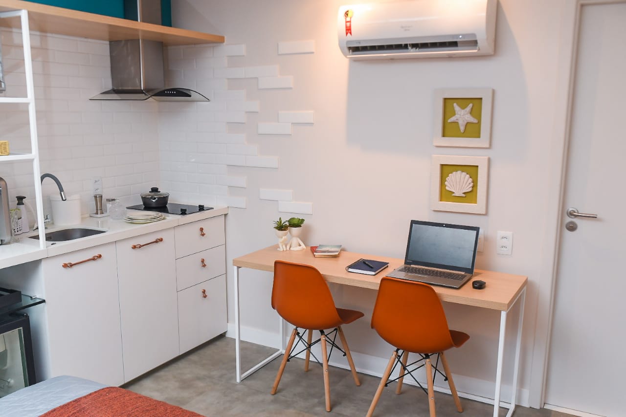 Flat Neide Canavarro